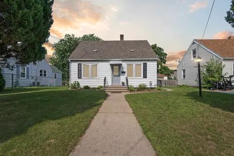 2505 18th St, Menominee, MI 49858
