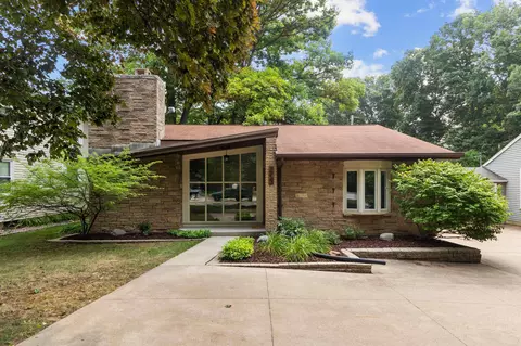 1212 S Memorial Dr, Appleton, WI 54915