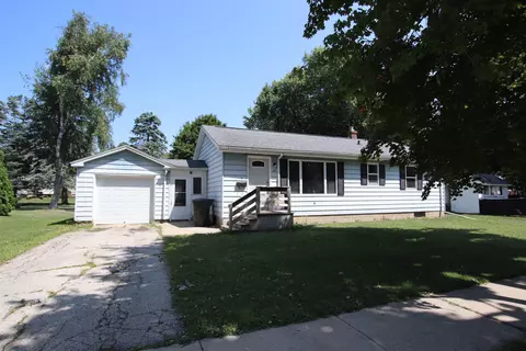 16 Wa Wa Ave, Ripon, WI 54971