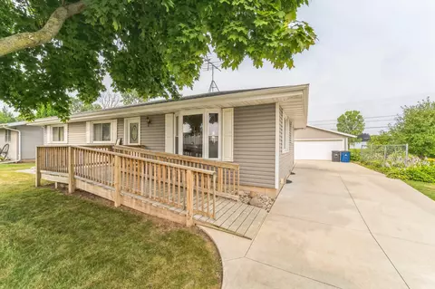 235 Mckinley Ave, Omro, WI 54963