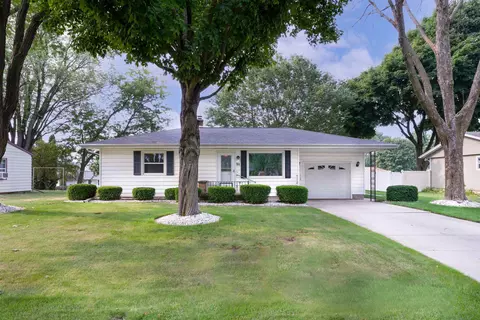 711 Scott St, Beaver Dam, WI 53916