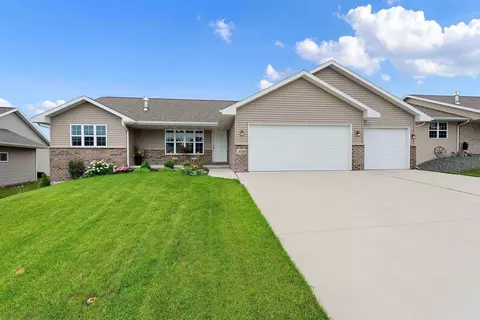 3028 Emmalane Dr, Green Bay, WI 54311