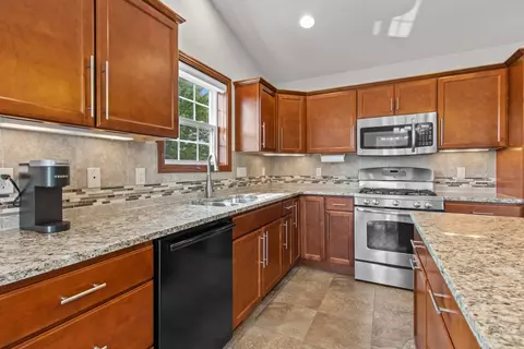 3121 E Aquamarine Ave, Appleton, WI 54913 photo 9
