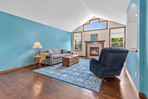 3121 E Aquamarine Ave, Appleton, WI 54913 photo 3