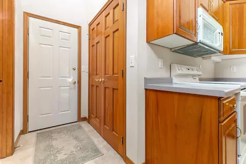199 Harrys Gtwy, Appleton, WI 54914 photo 5