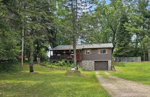 115 Sunset Dr, Iola, WI 54945