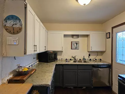 115 Sunset Dr, Iola, WI 54945 photo 9