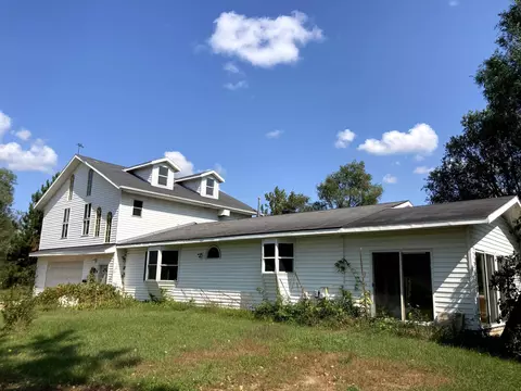 n2592 Orchard Way, Waupaca, WI 54981