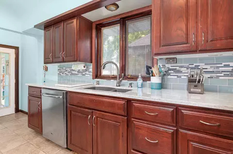 2705 S Kernan Ave, Appleton, WI 54915 photo 7