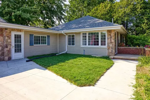 2705 S Kernan Ave, Appleton, WI 54915 photo 2