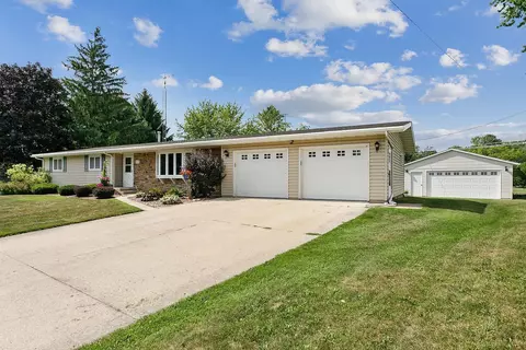 215 Mack Ct, Brillion, WI 54110