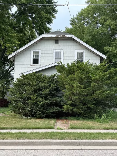 127 Edna Ave #LOWER, Neenah, WI 54956
