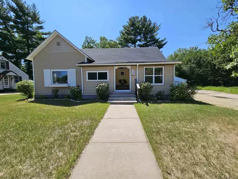 524 S Waupaca St, Wautoma, WI 54982
