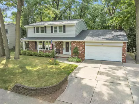 1326 Wiesner St, Green Bay, WI 54304