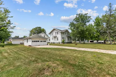 805 Main St, Wrightstown, WI 54180 photo 5