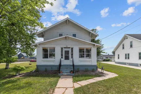 805 Main St, Wrightstown, WI 54180 photo 3