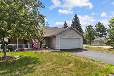 2690 Havenwood Dr #A, Oshkosh, WI 54904