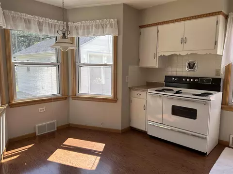 241 E Marquette St, Appleton, WI 54911 photo 9