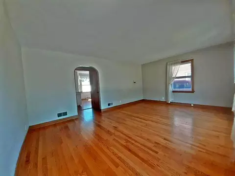 241 E Marquette St, Appleton, WI 54911 photo 5