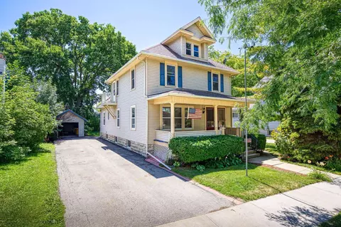 1021 School Ave, Oshkosh, WI 54901