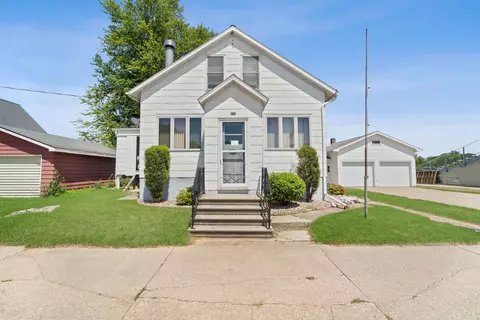 322 Wolf River Dr, Fremont, WI 54940