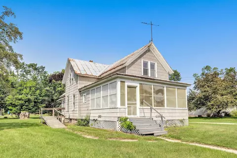 115 Washburn Ave, Oconto, WI 54153