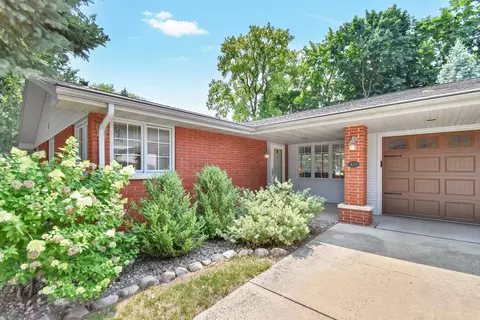 420 Cook St, De Pere, WI 54115