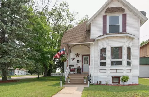 801 6th Ave, Menominee, MI 49858