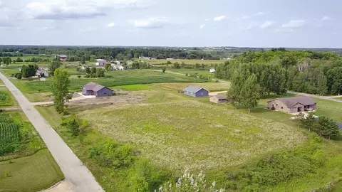 940 Charlie Ln, Cecil, WI 54111