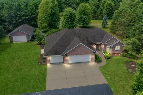 2845 W Kenlar Cir, Green Bay, WI 54313
