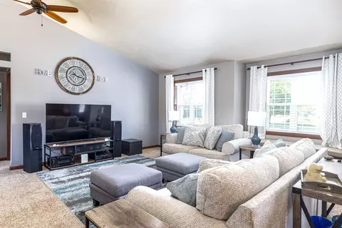 402 E Clearfield Ln, Appleton, WI 54913 photo 2