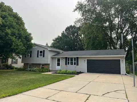 2617 Park Front Way, Green Bay, WI 54301
