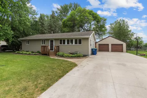 1455 Deerwood Dr, Neenah, WI 54956