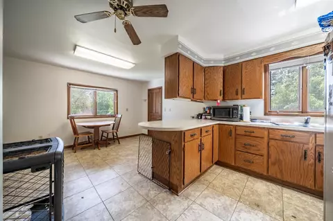 413 E Irving Ave, Oshkosh, WI 54901 photo 28