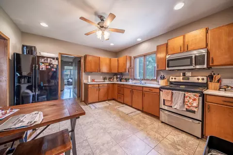 413 E Irving Ave, Oshkosh, WI 54901 photo 7