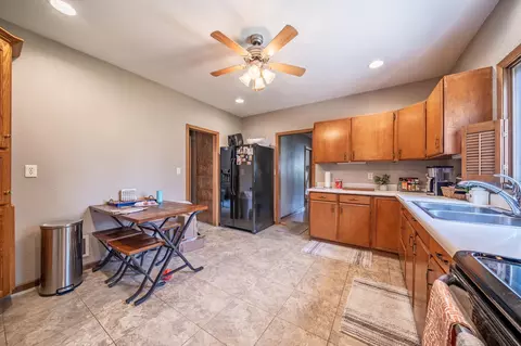413 E Irving Ave, Oshkosh, WI 54901 photo 6