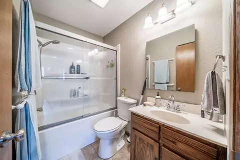 413 E Irving Ave, Oshkosh, WI 54901 photo 11