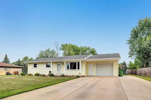 425 Janet Ln, Wrightstown, WI 54180