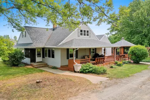 370 S County Line Rd, De Pere, WI 54115