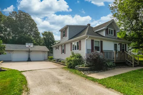 160 Birch Ave, Oconto Falls, WI 54154
