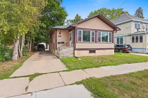 1363 Doty St, Green Bay, WI 54301