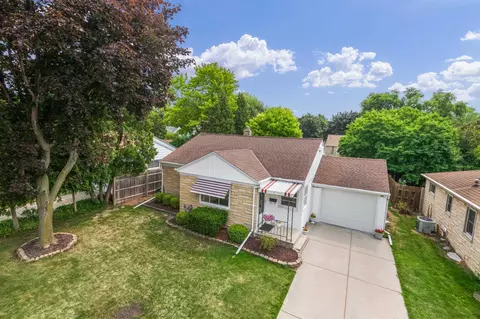 311 Deschane Pl, Green Bay, WI 54302