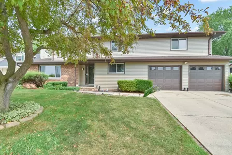 541 Alpine Dr, Green Bay, WI 54311