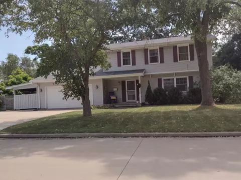 936 Bridgewood Dr, Neenah, WI 54956