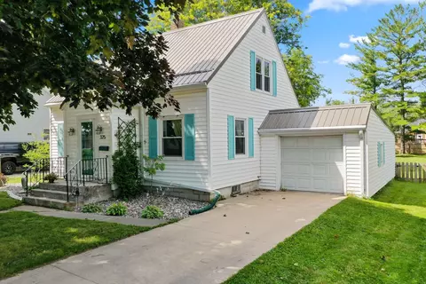 325 Robbins St, Seymour, WI 54165