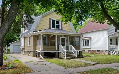 815 Howard St, Green Bay, WI 54303