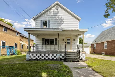 802 5th St, Menominee, MI 49858