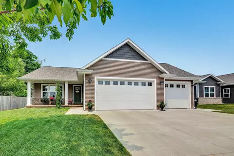 617 W 3rd St, Shawano, WI 54166