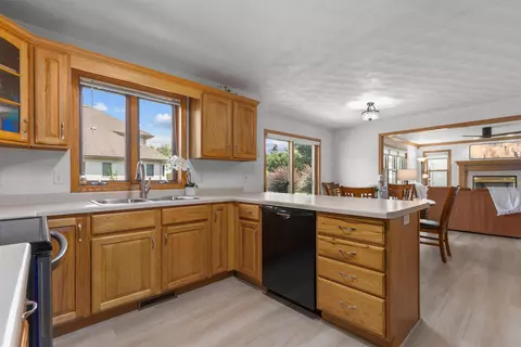 4524 N Clayhill Dr, Appleton, WI 54913 photo 6