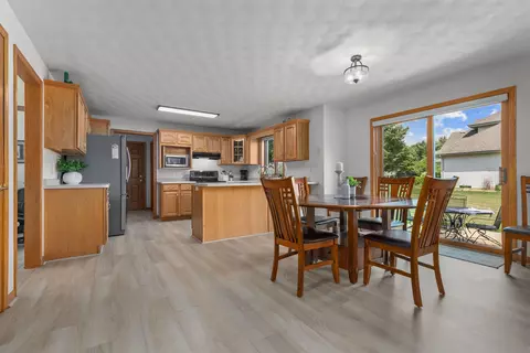 4524 N Clayhill Dr, Appleton, WI 54913 photo 3